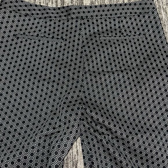 Worthington Womens Capri Pants 8P Petite Black White Honeycomb Pattern Office‎ - Picture 8 of 9